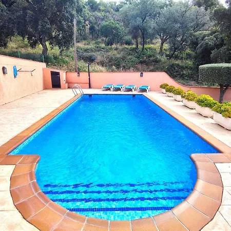Dom wakacyjny Beautiful With A Pool